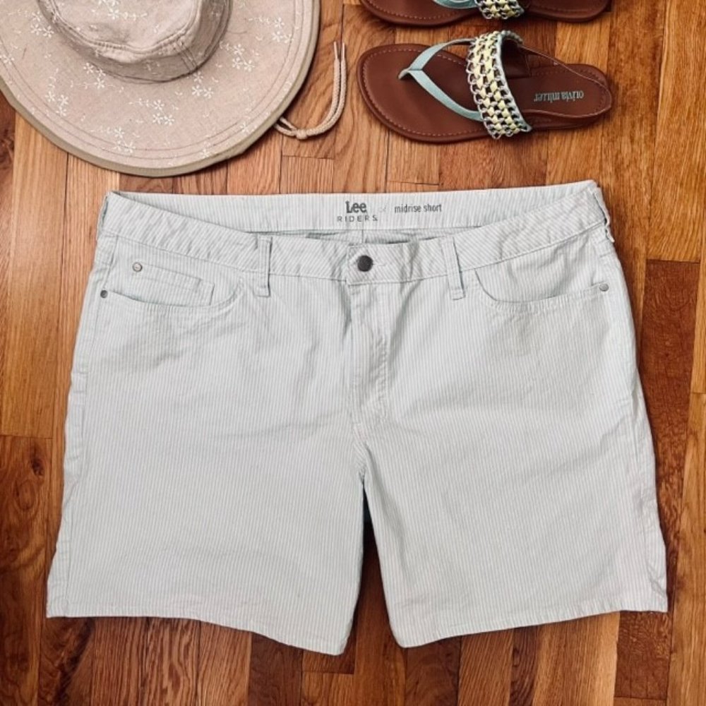 Lee Women's Midrise Shorts Light Blue/White Striped (22) Like New
